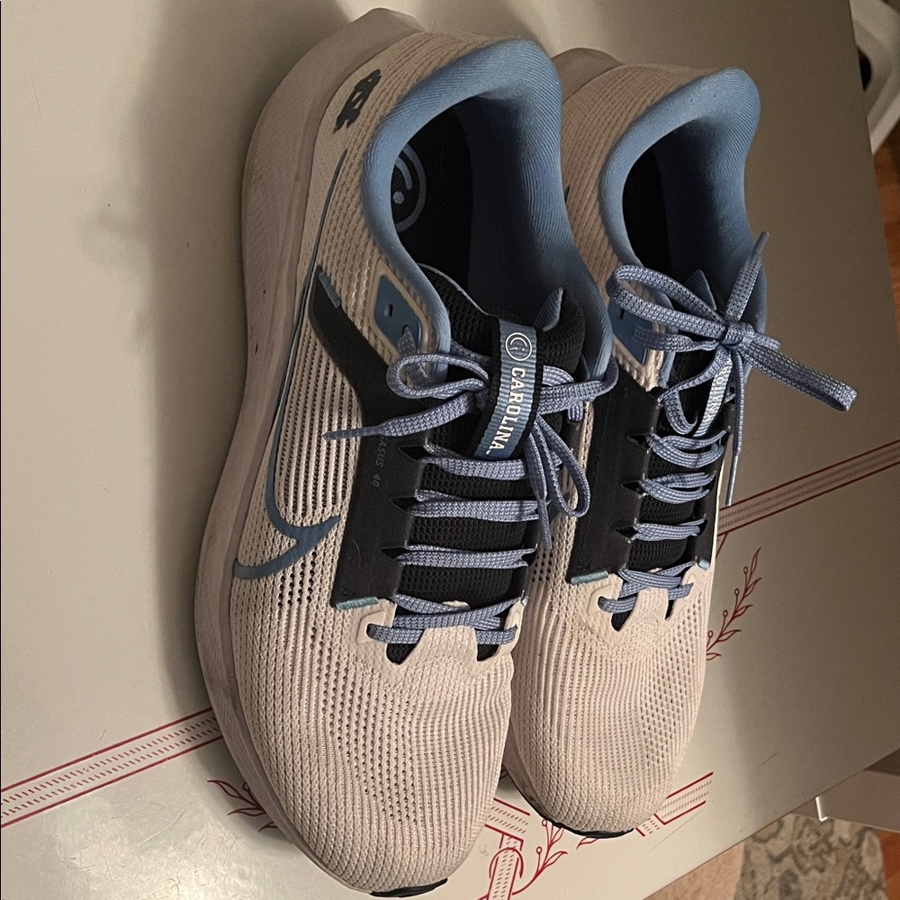 Nike UNC RUNNING Men's Athletic Shoes - white and Blue